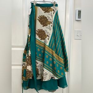Exquisite sari wrap skirt with embroidery and peacocks 🦚